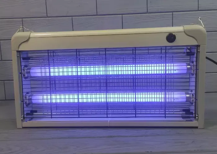 Знищувач комах на 100 м2. Електрична пастка - мухобійка LB-30W